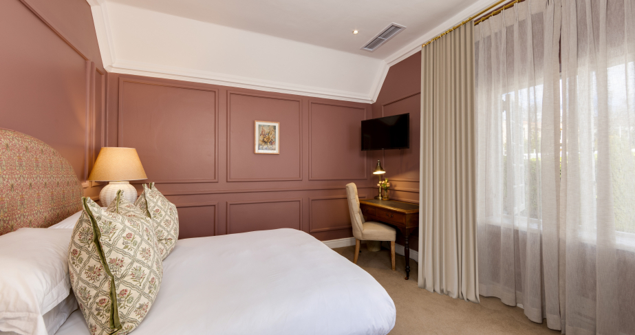 The Claremont Room 4 4