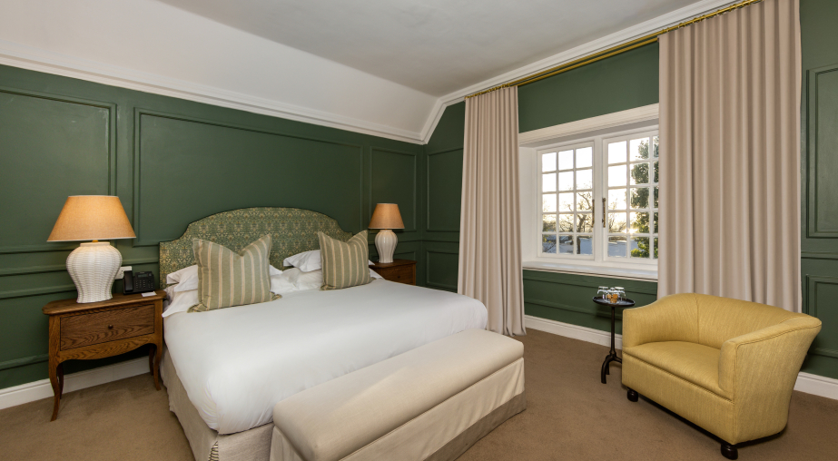 The Claremont Room 3 3